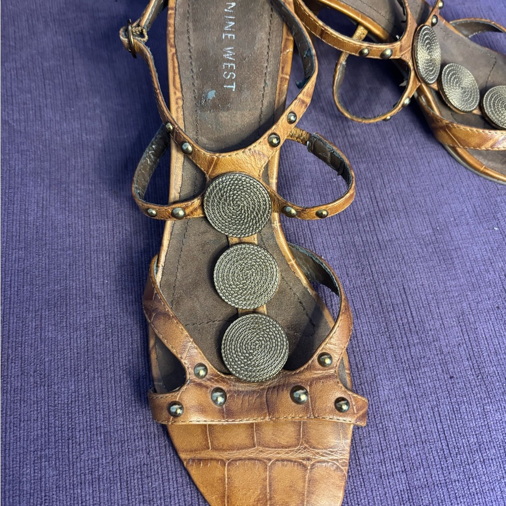 Nine West Brown Heels‎ with Textured Leather 3”  sandals w/metal detail size 8.5 - Picture 11 of 11